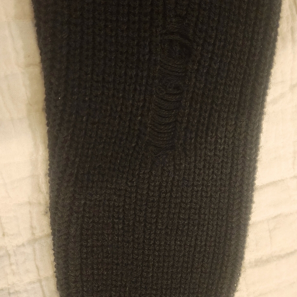 Sweater - Picture 4 of 5